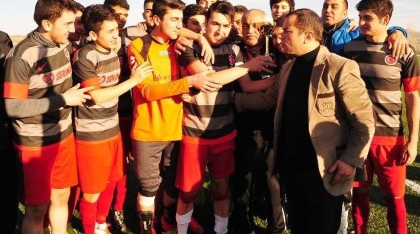 Yozgat U19 Ligi&rsquo;nde Kupa Gen&ccedil;lerin