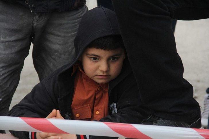 Yaşlı Adamdan Geriye, Sattığı Kuruyemiş Ve Bozuk Paralar Kaldı G2