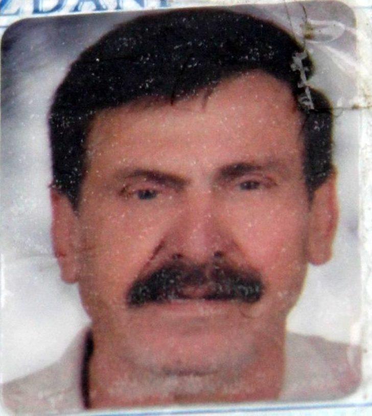 Yaşlı Adamdan Geriye, Sattığı Kuruyemiş Ve Bozuk Paralar Kaldı G5