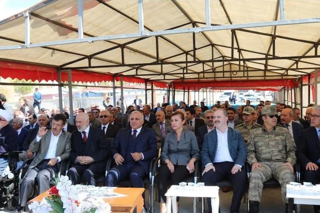Van&rsquo;da 3 Bin 400 Kişilik Caminin Temeli Atıldı