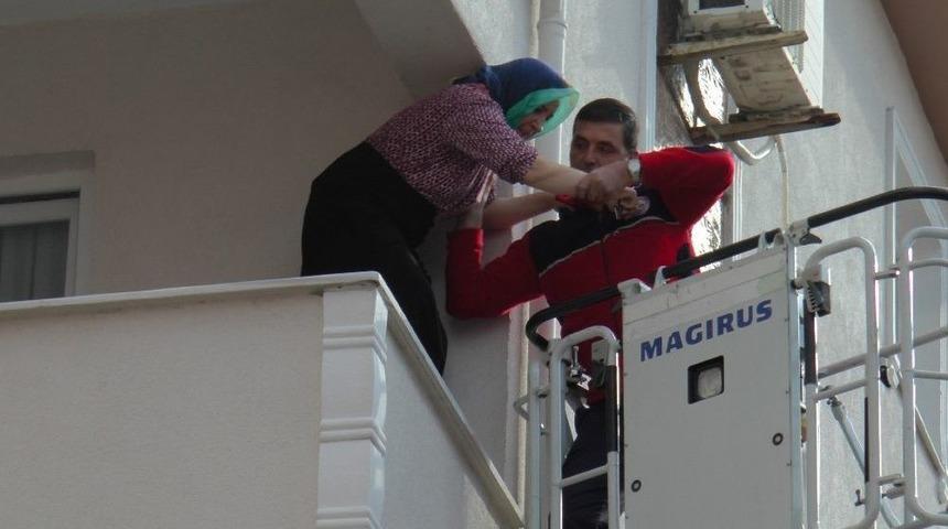 Doğalgaz Bomba Gibi Patladı: 3 Yaralı