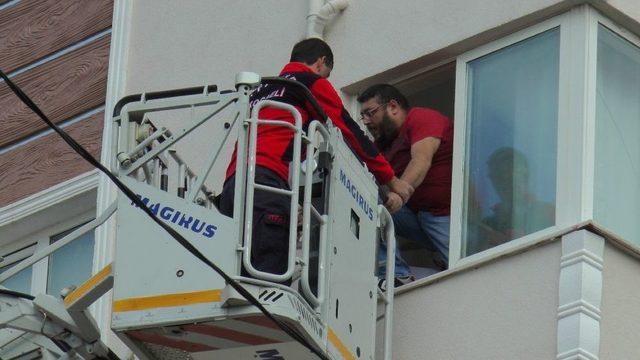 Doğalgaz Bomba Gibi Patladı: 3 Yaralı