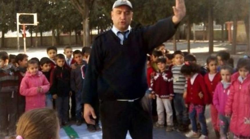 Trafik Polislerinden, &Ouml;ğrencilere Trafik Eğitimi