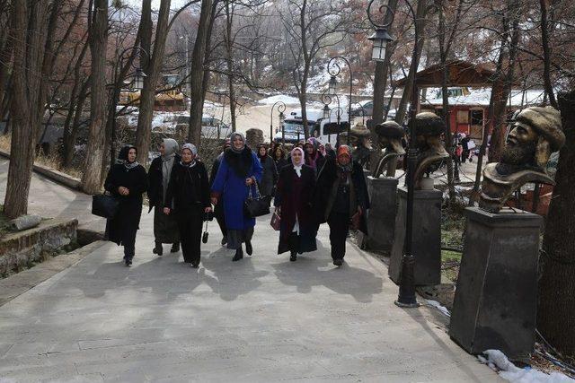 Başkan Çelik’in Eşi İkbal Çelik, Develi’de Toplantı Ve Ziyaretlere Katıldı