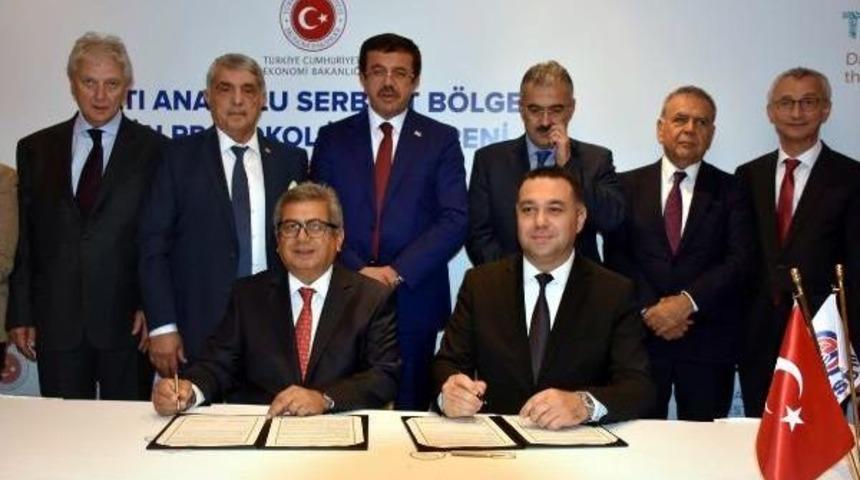 Ekonomi Bakanı Zeybekci, Pamuğun Ilk &Uuml;r&uuml;n T&ouml;renine Katıldı (3)