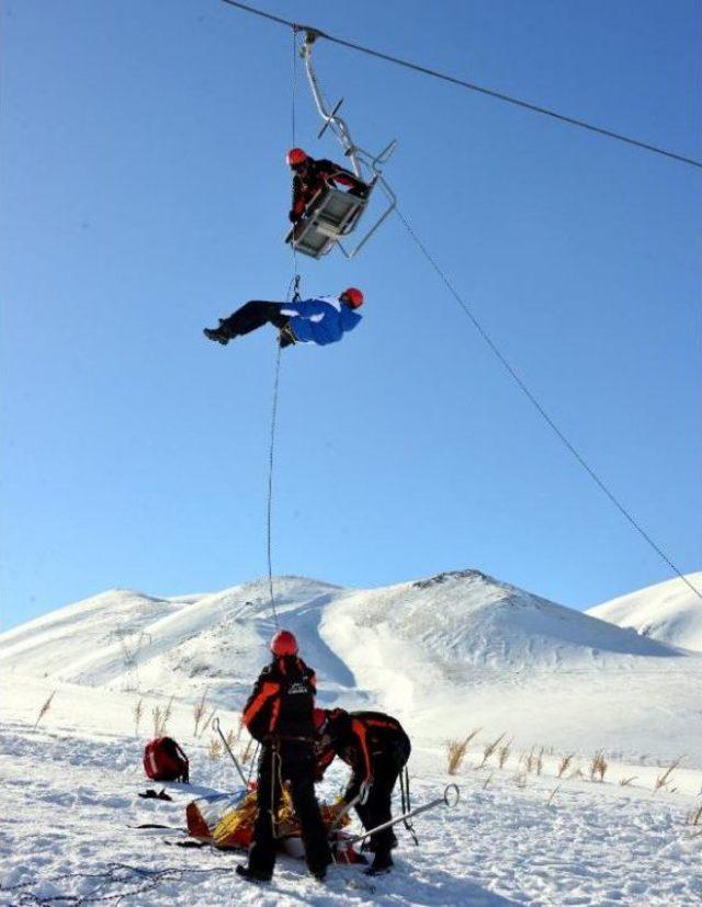 Paland&ouml;ken Emin Ellerde 2