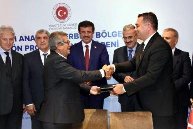 Ekonomi Bakanı Zeybekci, Pamuğun Ilk Ürün Törenine Katıldı (3)