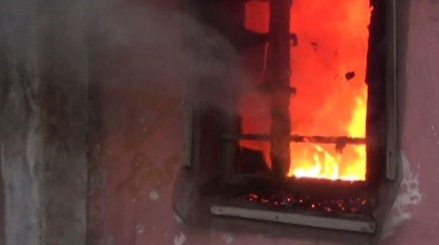 Kahramanmaraş&rsquo;ta Yangın Paniği