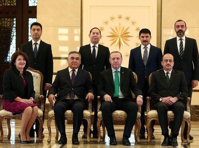 &Ouml;zbekistan B&uuml;y&uuml;kel&ccedil;isinden Cumhurbaşkanı Erdoğan&rsquo;a G&uuml;ven Mektubu 1
