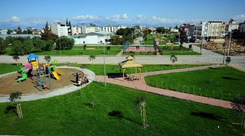 Kepez’den Altınova Orta Mahalleye Semt Parkı