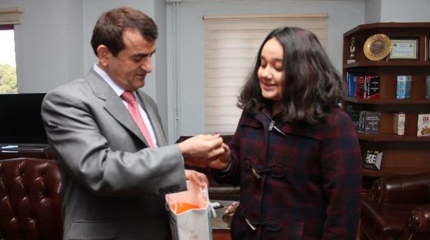 Teog Başarısına Altın &Ouml;d&uuml;l