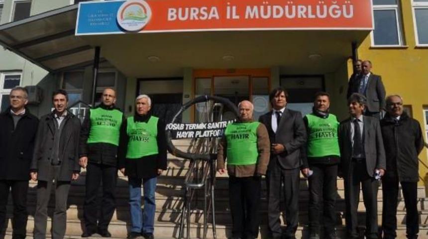 Termik Santrale Olumlu Rapor Veren M&uuml;d&uuml;rl&uuml;ğe Siyah &Ccedil;elenkli Protesto