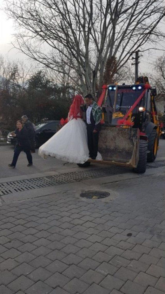 Mutluluk Kepçeyle Geldi