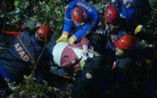 Motosikletle 25 Metre U&ccedil;uruma D&uuml;şen Gen&ccedil; Ağır Yaralandı 1