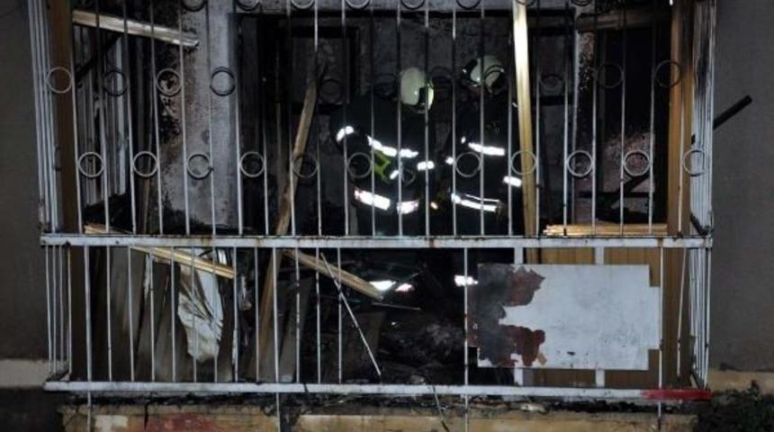 Ankara'da &Ccedil;ıkan Yangında Baba Ve 2 Oğlu Yaralandı