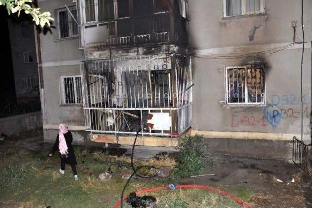 Ankara'da Çıkan Yangında Baba Ve 2 Oğlu Yaralandı