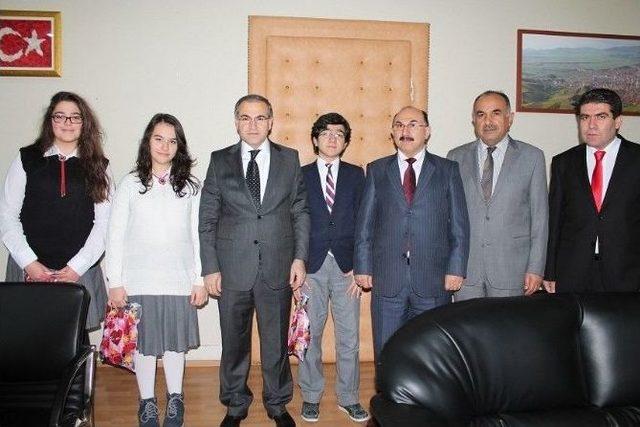 Kaymakam Başarılı Öğrencileri Ödüllendirdi 2