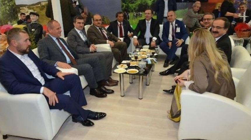 D&uuml;zce Uluslar Arası Fuarda Tanıtıldı