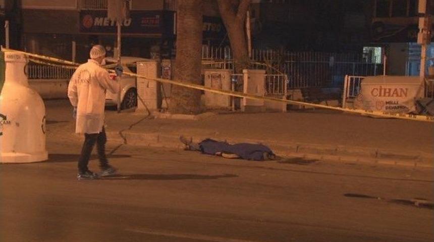 İzmir&rsquo;de Bı&ccedil;aklı Kavga: 1 &Ouml;l&uuml;, 1 Ağır Yaralı