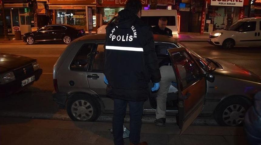 Esnaf Aracı İ&ccedil;erisinde Silahla Vuruldu