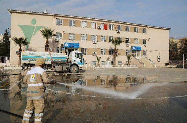 Okul Bahçeleri İkinci Dönem İçin Temizlendi