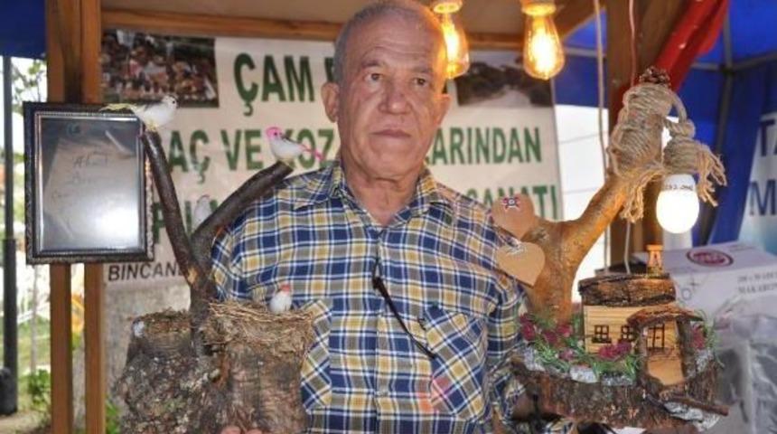 Ekmeğini Ağaçtan Çıkarıyor