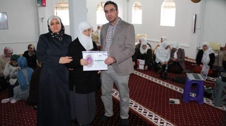 Kur&rsquo;an Kurslarında Karne Heyecanı