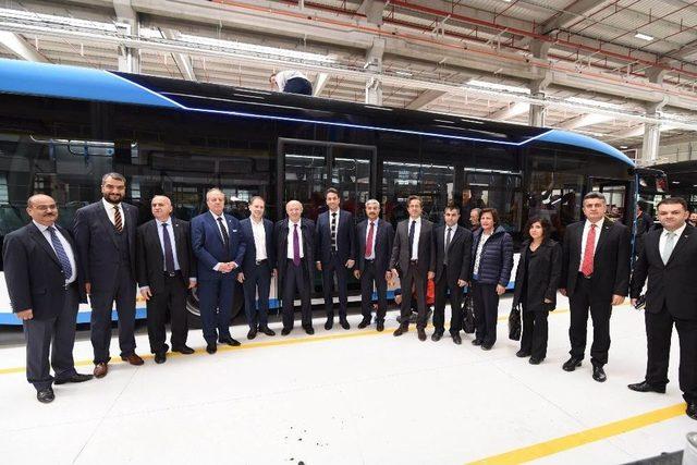 Türkiye’nin İlk Metro Aracı İhracatı Bozankaya’dan