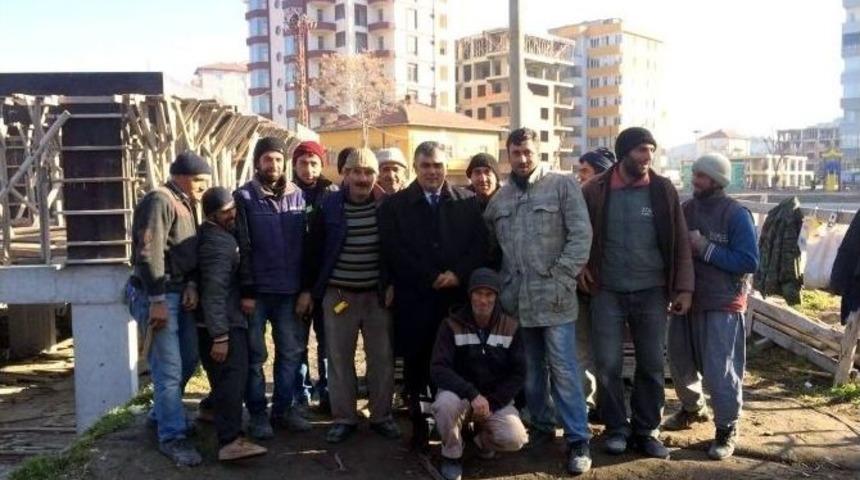 Başkan &Ouml;zg&uuml;ven İnşaat İş&ccedil;ileriyle Buluştu