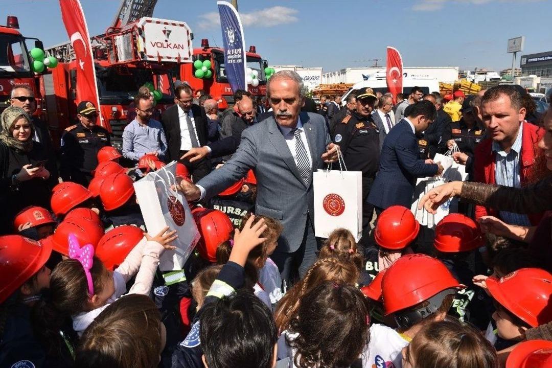 İtfaiye Yeni Ara&ccedil;larla G&uuml;&ccedil; Kazandı