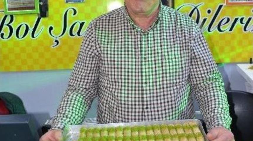 Niğdeli Talihli, Bayi Sahibine Baklava G&ouml;nderdi