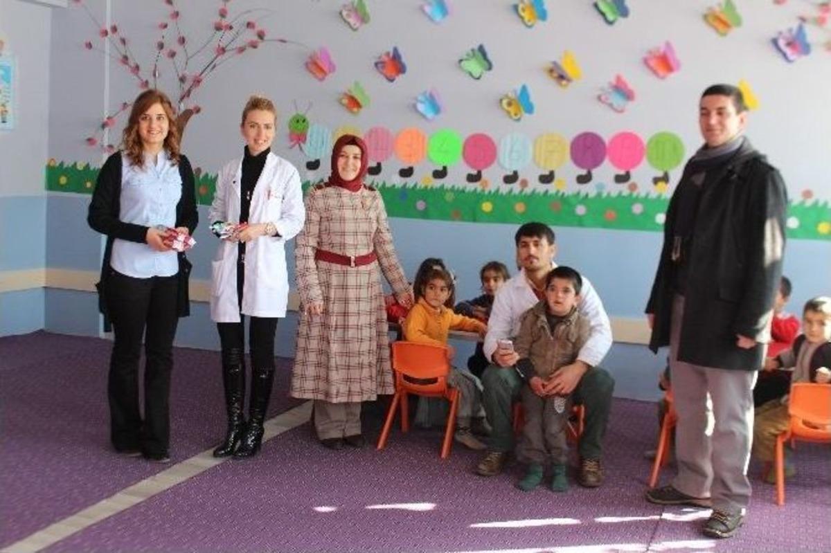 Bulanık&rsquo;ta "sağlıklı Bir Nesil İ&ccedil;in G&uuml;len G&ouml;zler, G&uuml;l&uuml;mseyen Dişler" Projesi