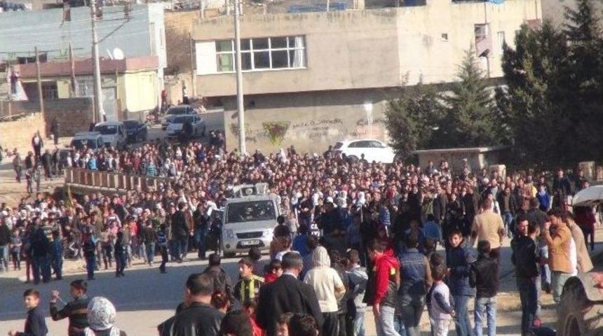 &Ouml;calan&rsquo;a &Ouml;zg&uuml;rl&uuml;k Ve Cizre Halkıyla Dayanışma Mitinglerinin Startı Nusaybin&rsquo;de Verildi