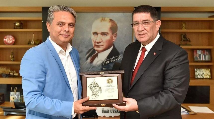 Başkan Uysal&rsquo;a Dere&rsquo;den Teşekk&uuml;r Plaketi