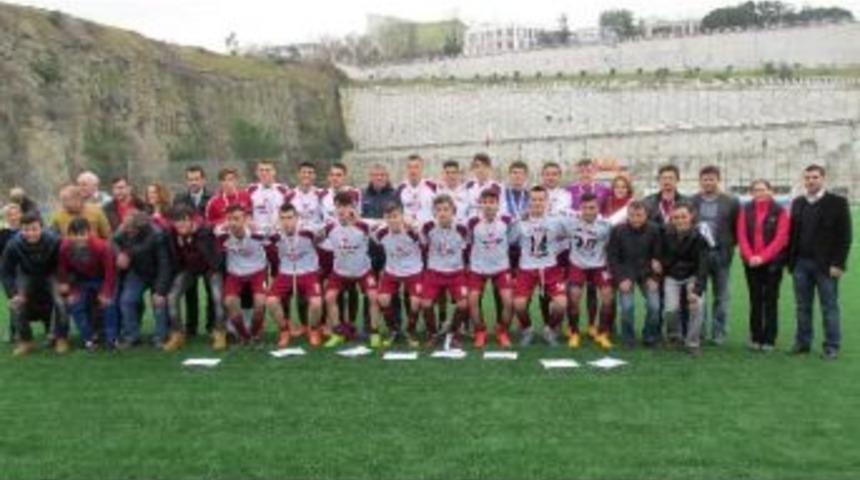 Spor Lisesi &Ccedil;eyrek Finalde