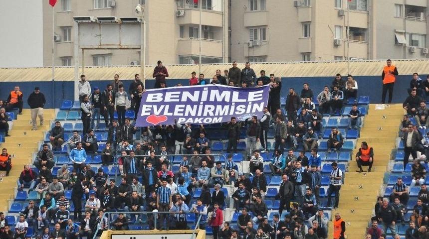 Adana Demirspor-samsunspor Ma&ccedil;ında S&uuml;rpriz Evlenme Teklifi