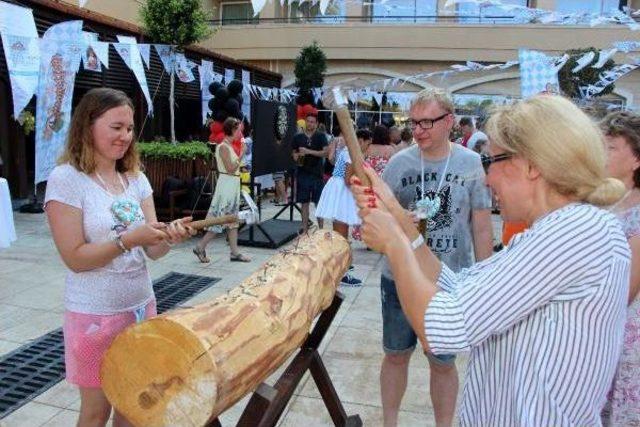 Alman Turistler Oktoberfest'i Kutladı