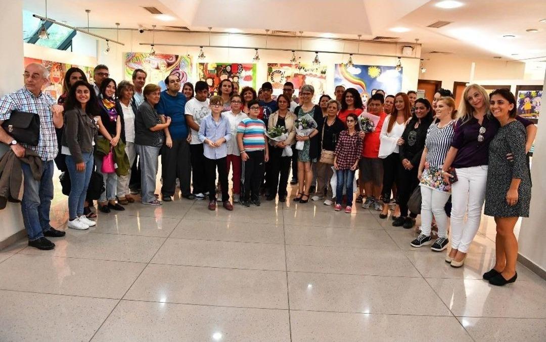 Usta Ressamlara Taş &Ccedil;ıkardılar