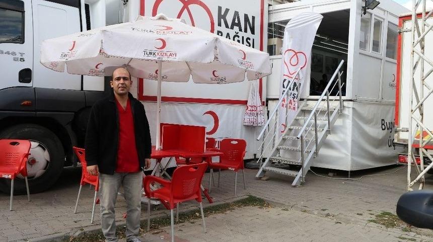 T&uuml;rk Kızılay Tırı Varto&rsquo;da Kan Toplamaya Başladı