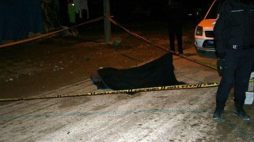 Suriyelilerin Kaldığı &Ccedil;adırda Yangın: 2 &Ouml;l&uuml;