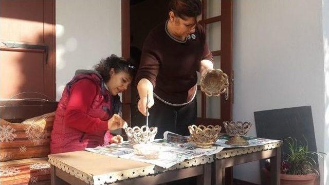 K&ouml;yceğiz&rsquo;de Belediye Geri D&ouml;n&uuml;ş&uuml;m At&ouml;lyesi Kurdu 1