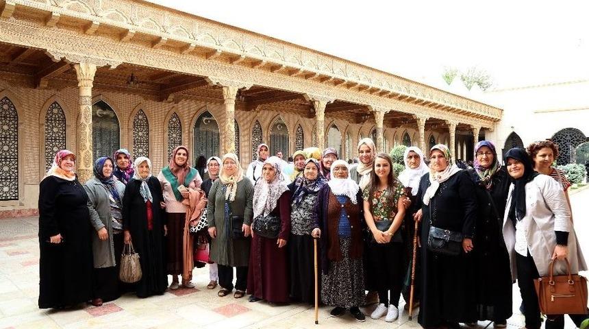 Aksaraylı Şehit Anneleri İ&ccedil;in Konya Gezisi D&uuml;zenledi