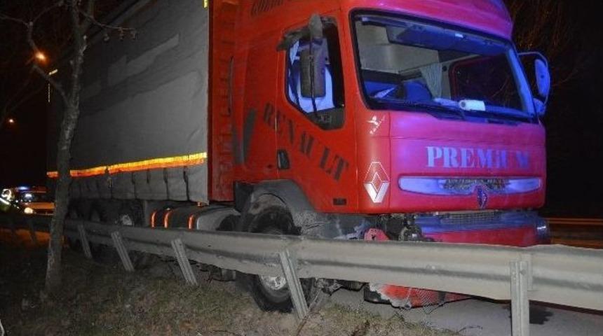 Seyir Halindeyken Kalp Krizi Ge&ccedil;iren S&uuml;r&uuml;c&uuml; Hayatını Kaybetti