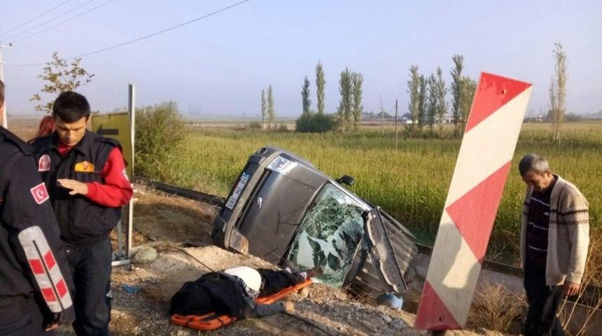 Balıkesir&rsquo;de Trafik Kazası: 1 &Ouml;l&uuml;, 1 Yaralı
