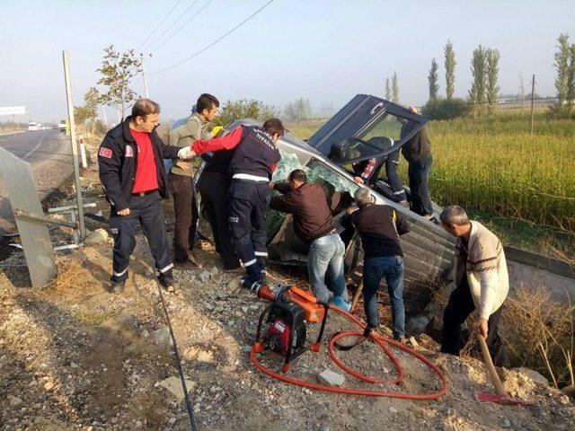 Balıkesir’de Trafik Kazası: 1 Ölü, 1 Yaralı