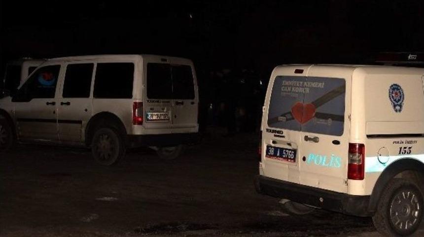 Silahla Vurulan Genç Ağır Yaralandı