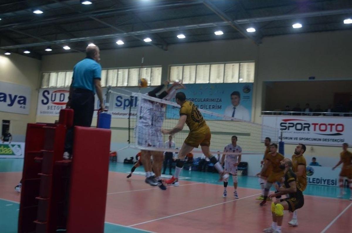 Efeler Ligi: Jeopark Kula Belediyespor: 0- Halkbank: 3