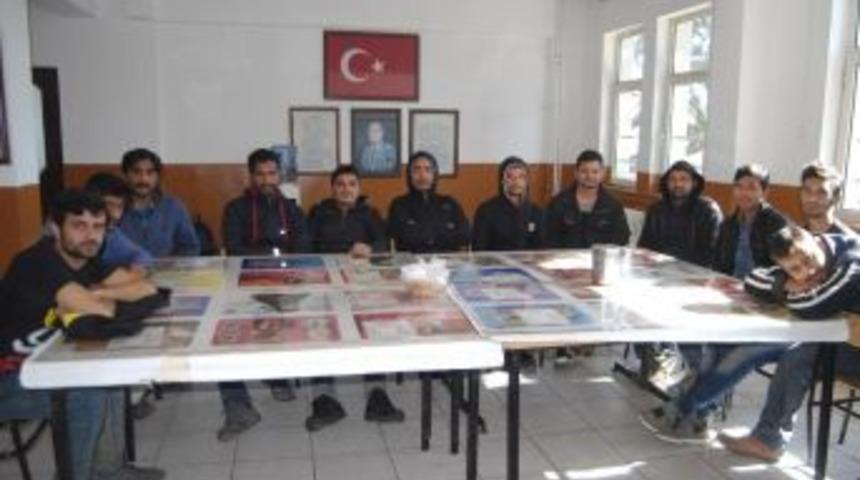 Yolcu Minib&uuml;s&uuml;nde 12 Ka&ccedil;ak Yakalandı