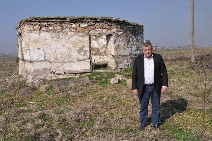 (özel Haber) Fatih’in Akrabalarının Türbesi Talan Edilmiş Durumda G4