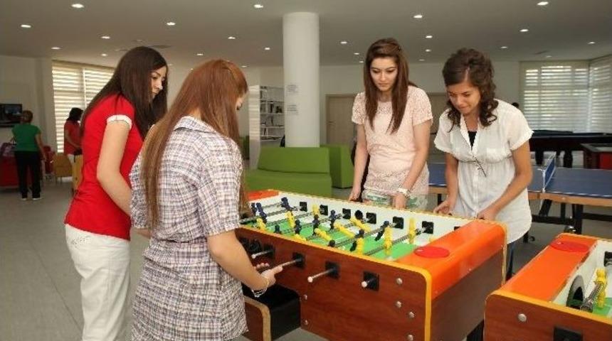 Ke&ccedil;i&ouml;ren&rsquo;in Gen&ccedil;leri Daha Mutlu